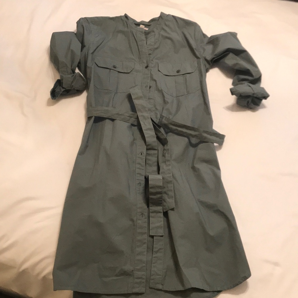 Full button down dress with front pockets